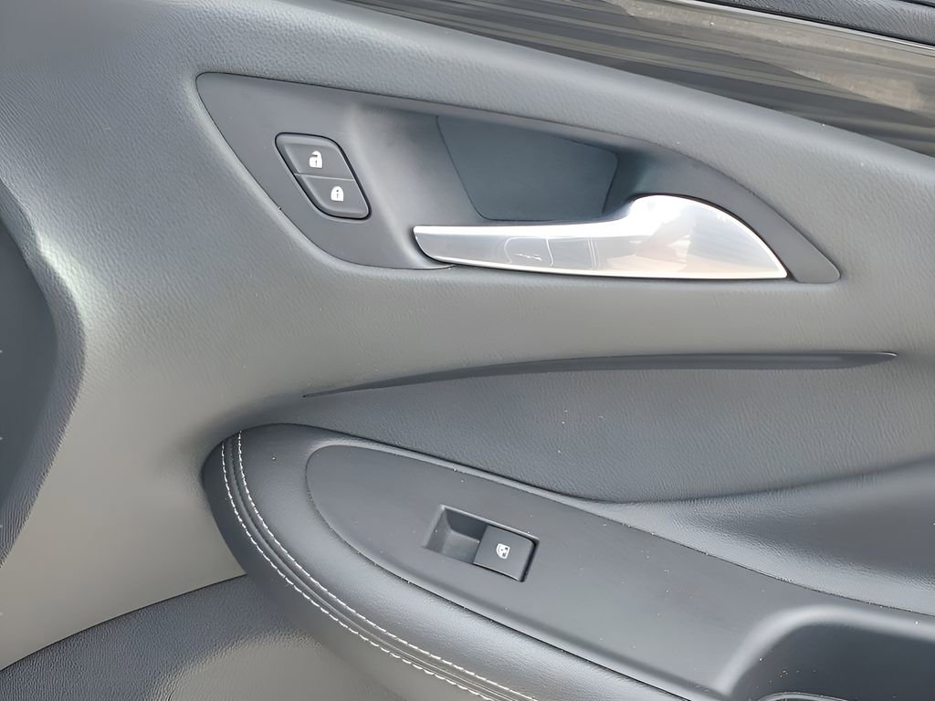 Used 2020 Buick Envision Essence image 49