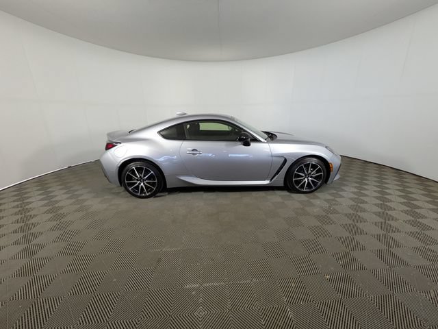Used 2022 Toyota GR86 w/ ALL Weather Mat Package (TMS) RWD image 3