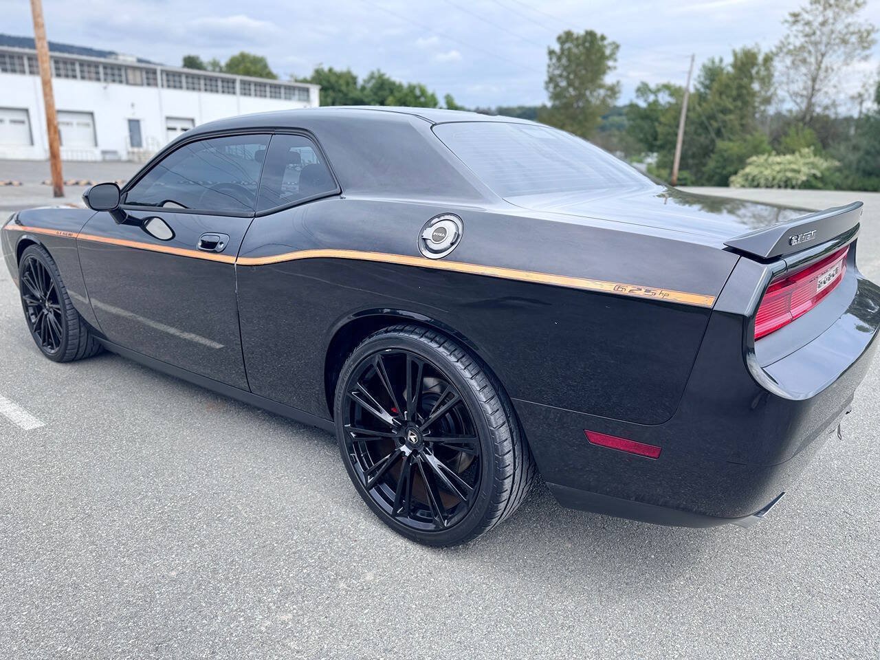 Used 2009 Dodge Challenger SRT8 w/ SRT Option Group II RWD image 12