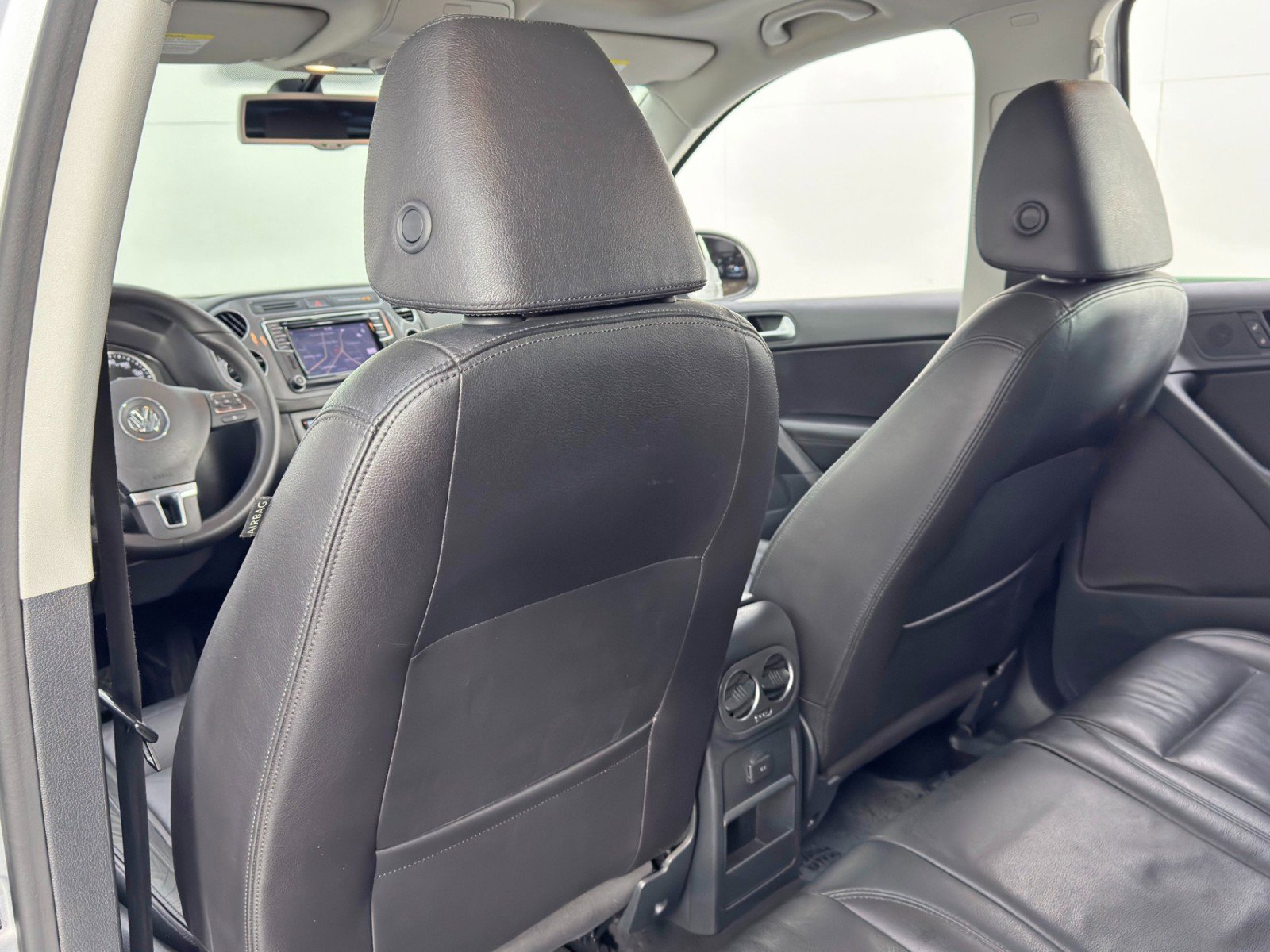 Used 2017 Volkswagen Tiguan Sport image 32