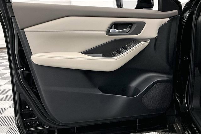 New 2025 Nissan Rogue SL image 32