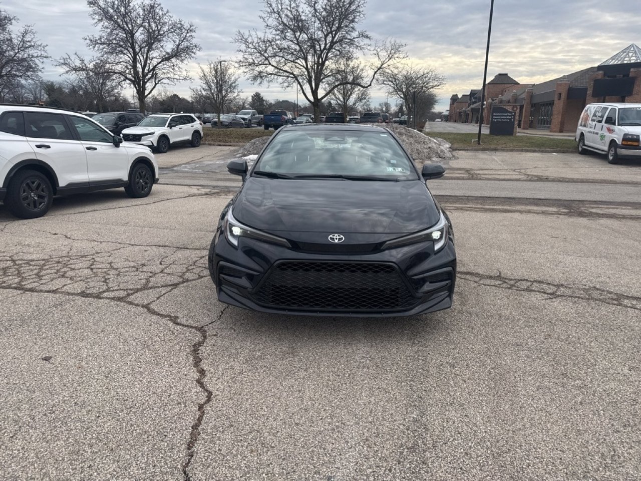 Used 2023 Toyota Corolla SE image 3