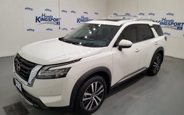 Used 2024 Nissan Pathfinder Platinum image 46