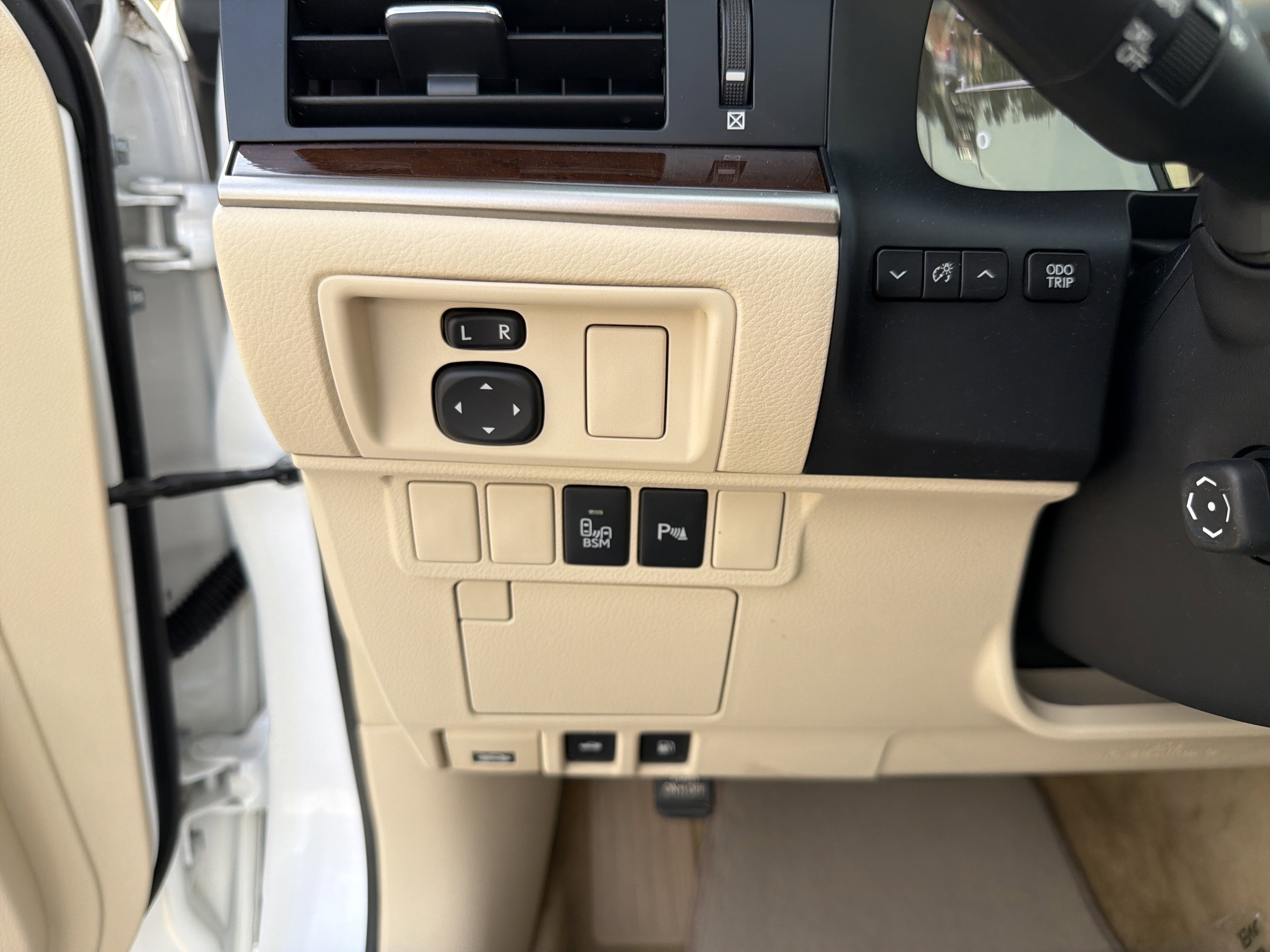 Used 2014 Lexus ES 350 4dr Car w/ Premium Package image 35