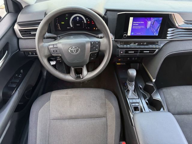 Used 2025 Toyota Camry LE image 12