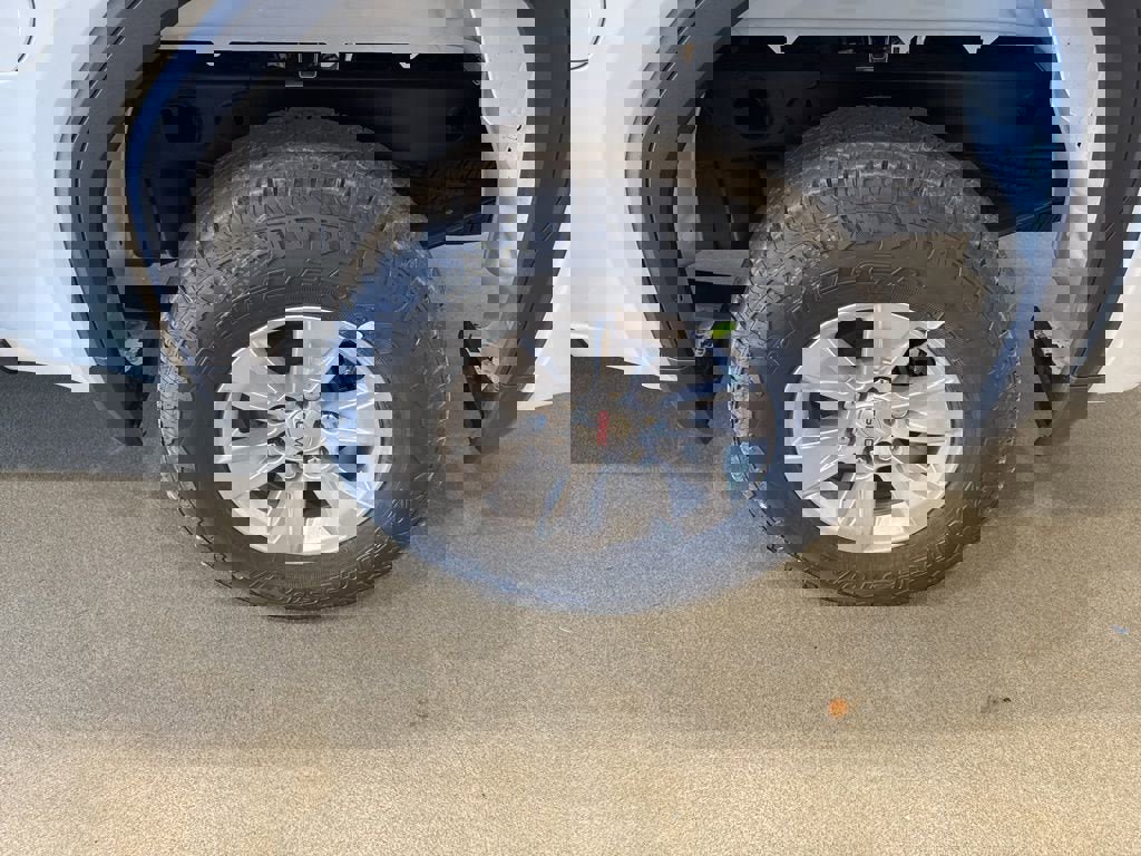 New 2026 GMC Sierra 1500 SLE image 10