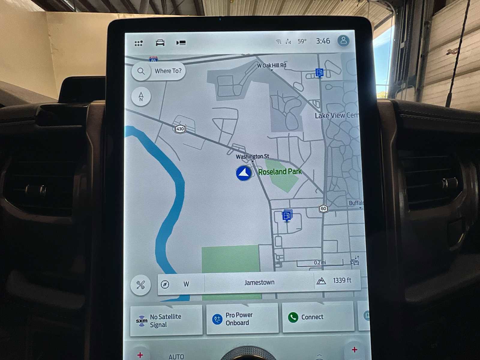 Used 2022 Ford F150 Lightning Lariat image 19