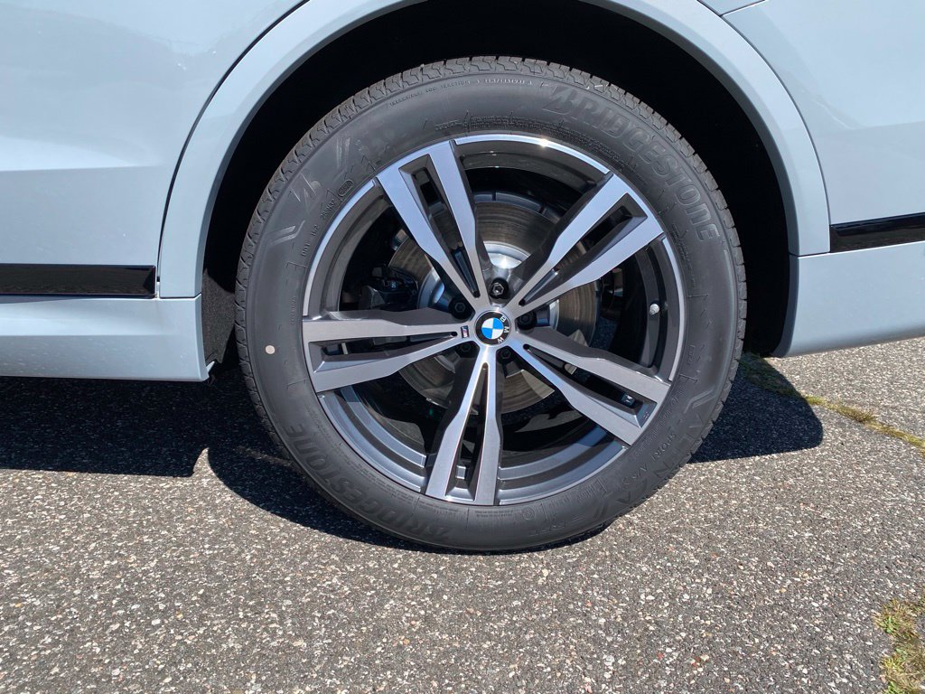 New 2027 BMW X7 xDrive40i w/ M Sport Package AWD/4WD image 5