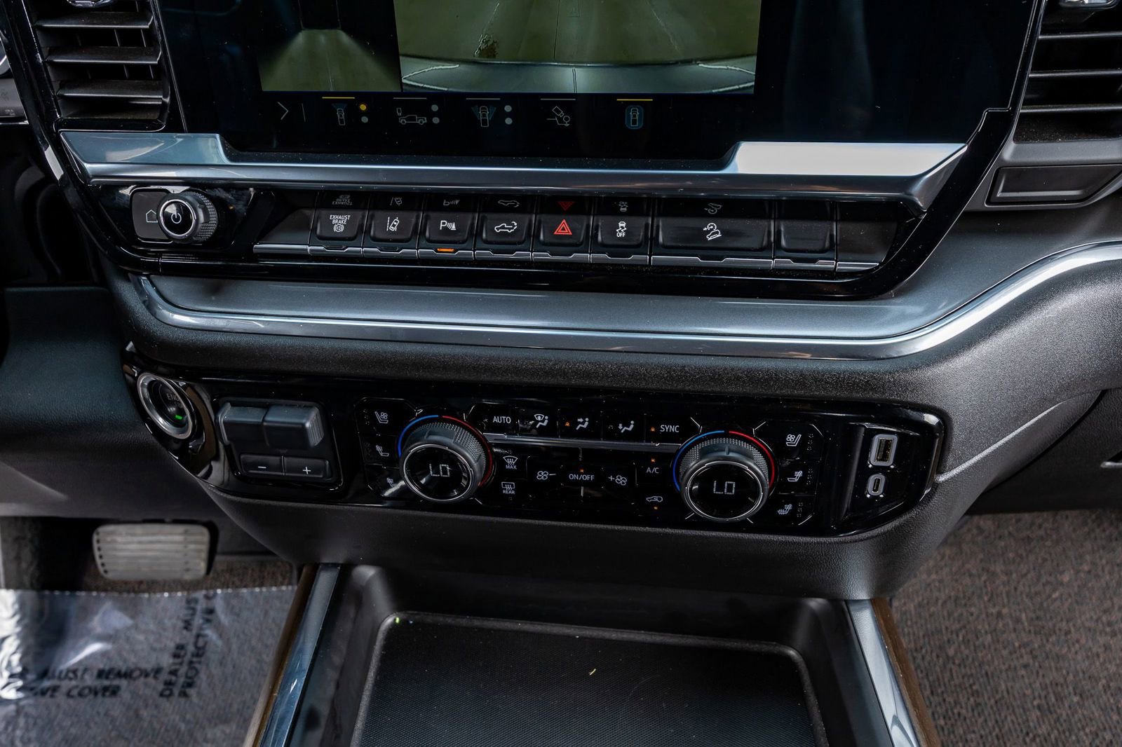Used 2024 Chevrolet Silverado 2500 High Country w/ High Country Premium Package AWD/4WD image 27