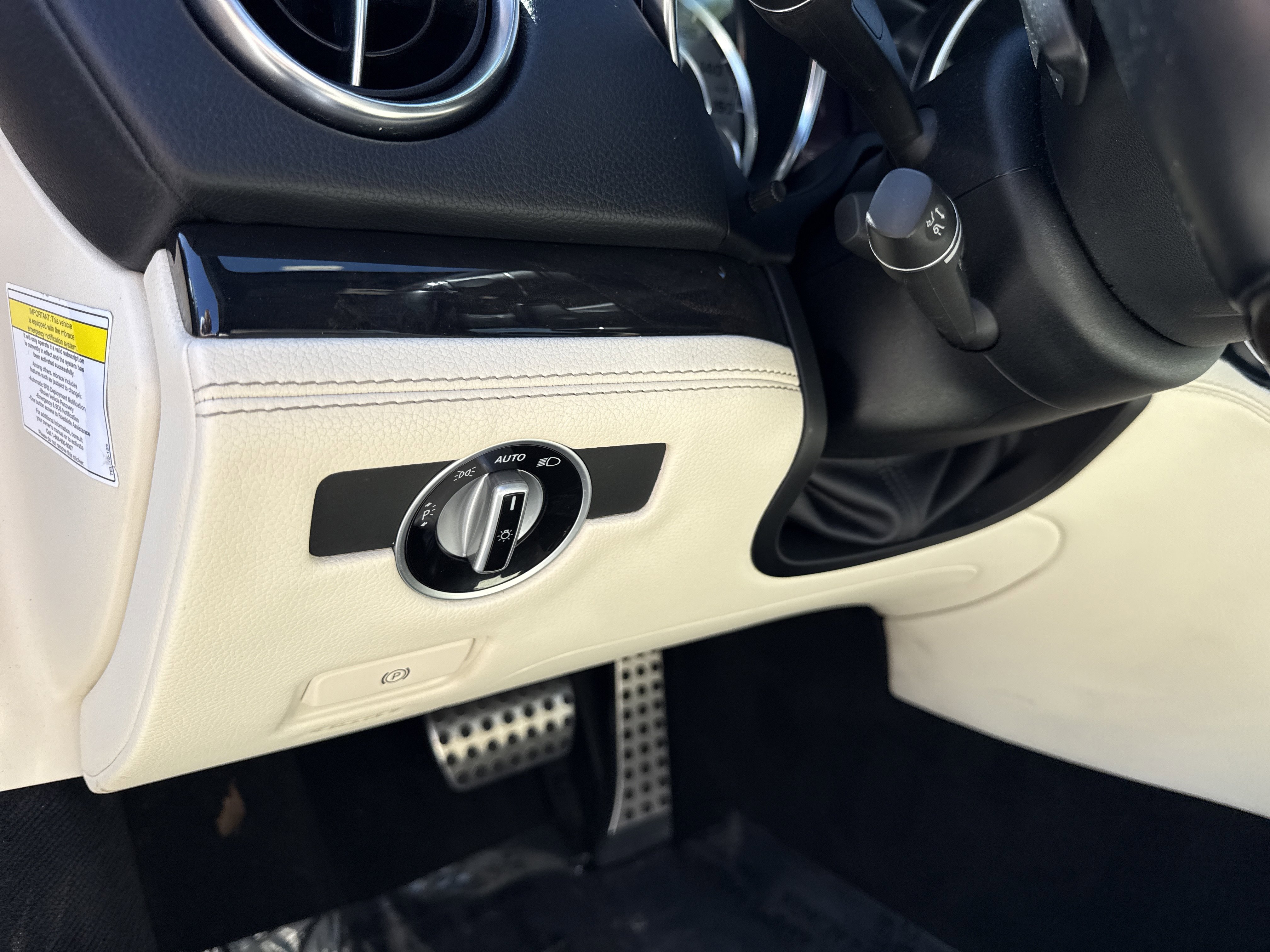 Used 2013 Mercedes-Benz SL 550 image 36