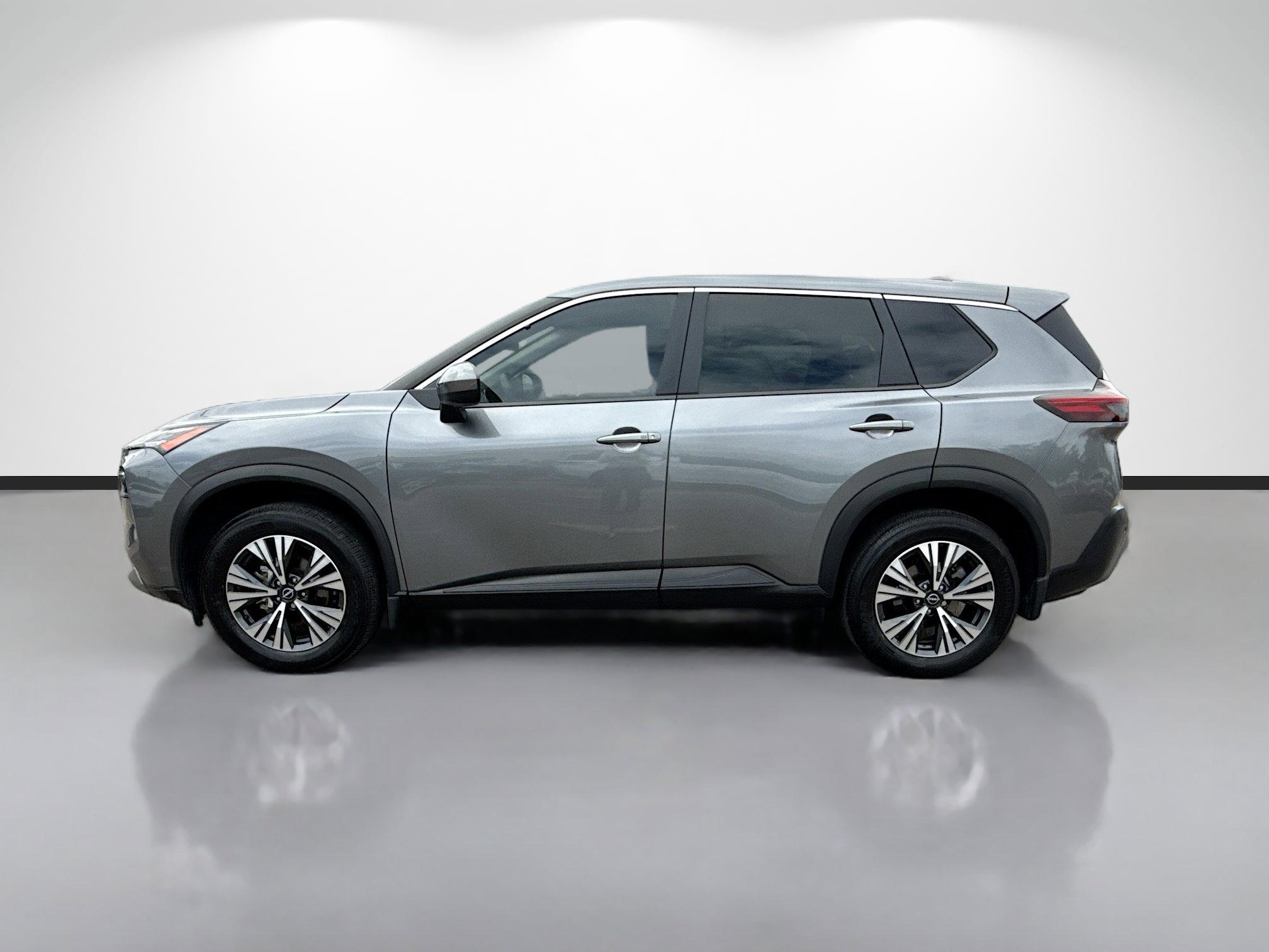 Used 2023 Nissan Rogue SV image 6