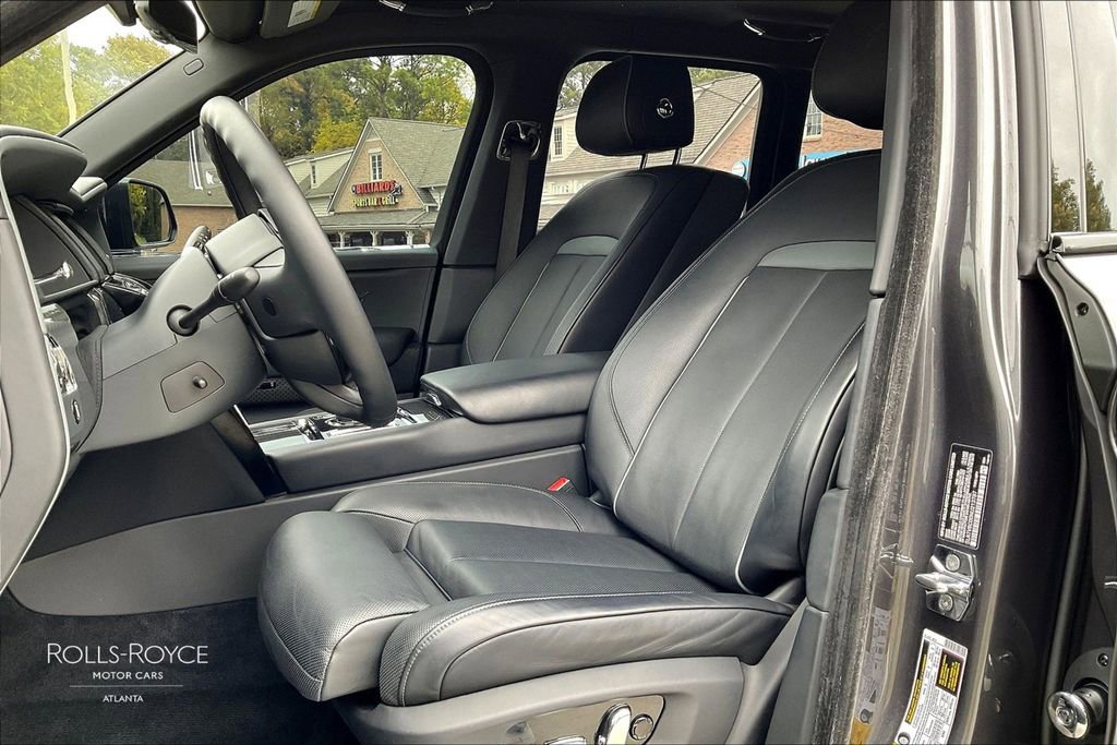 Certified 2022 Rolls-Royce Cullinan Black Badge w/ Dark Exterior Package image 22