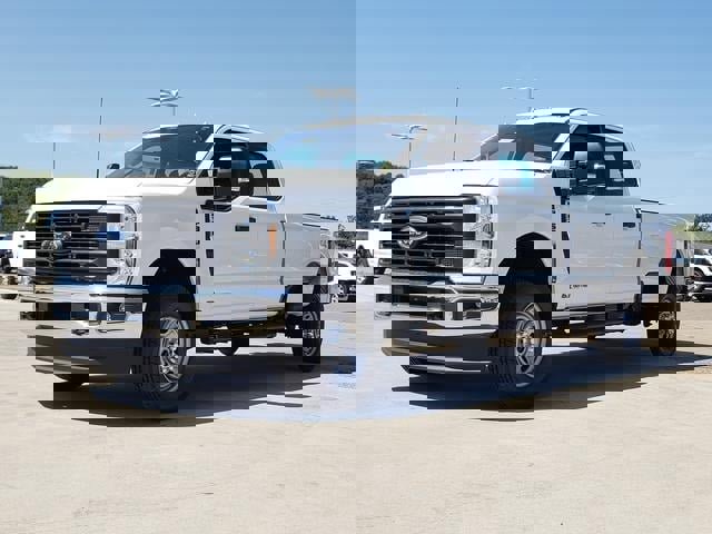 New 2026 Ford F350 XL w/ XL Chrome Package image 4