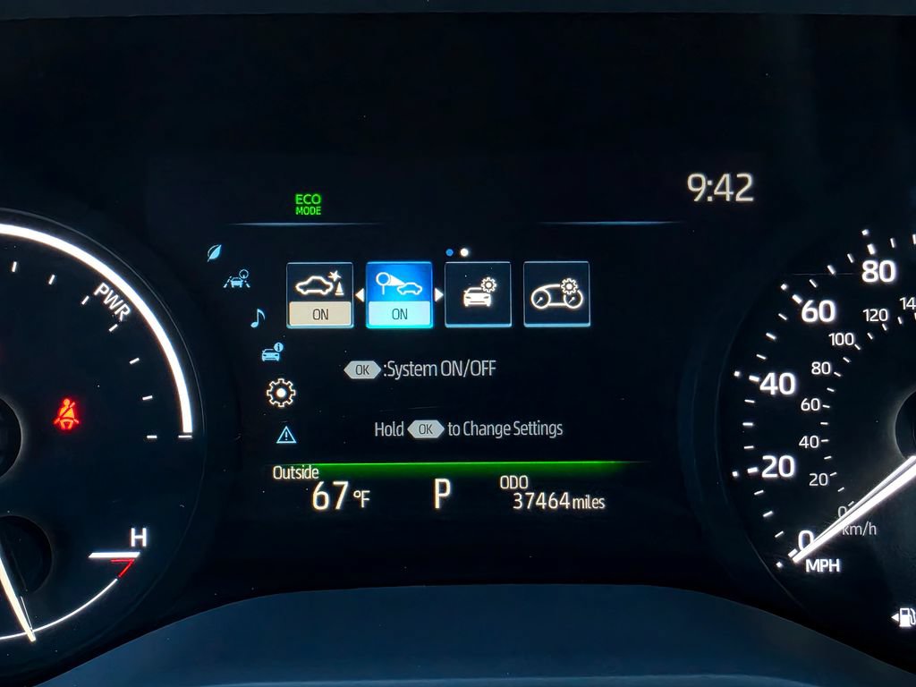 Used 2025 Toyota Sienna XLE FWD image 33