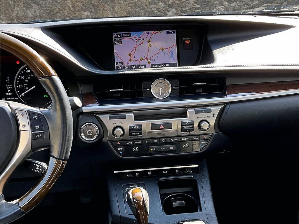 Used 2015 Lexus ES 350 w/ Ultra Luxury Package image 6