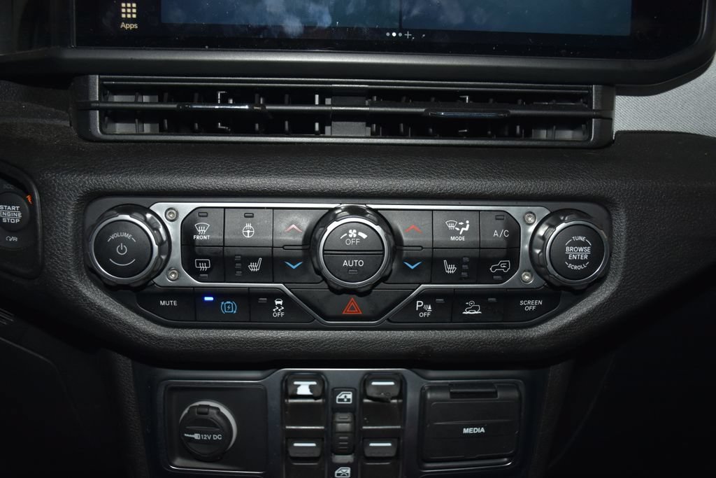 Used 2024 Jeep Wrangler Unlimited AWD/4WD image 18