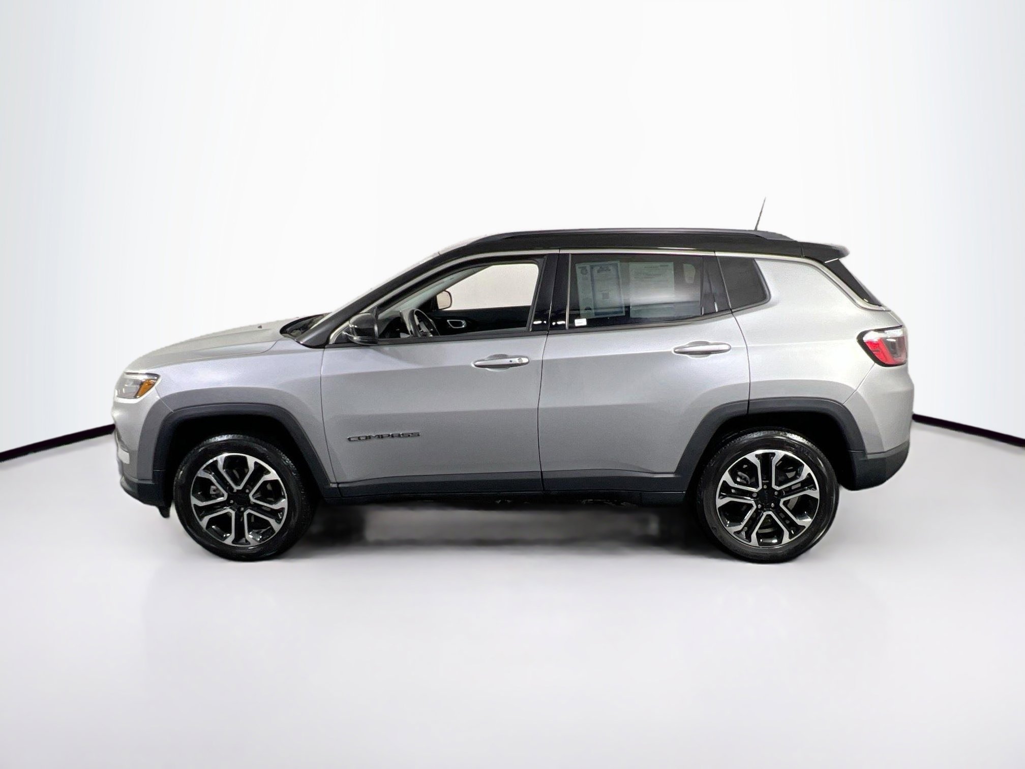 Used 2022 Jeep Compass Limited image 8