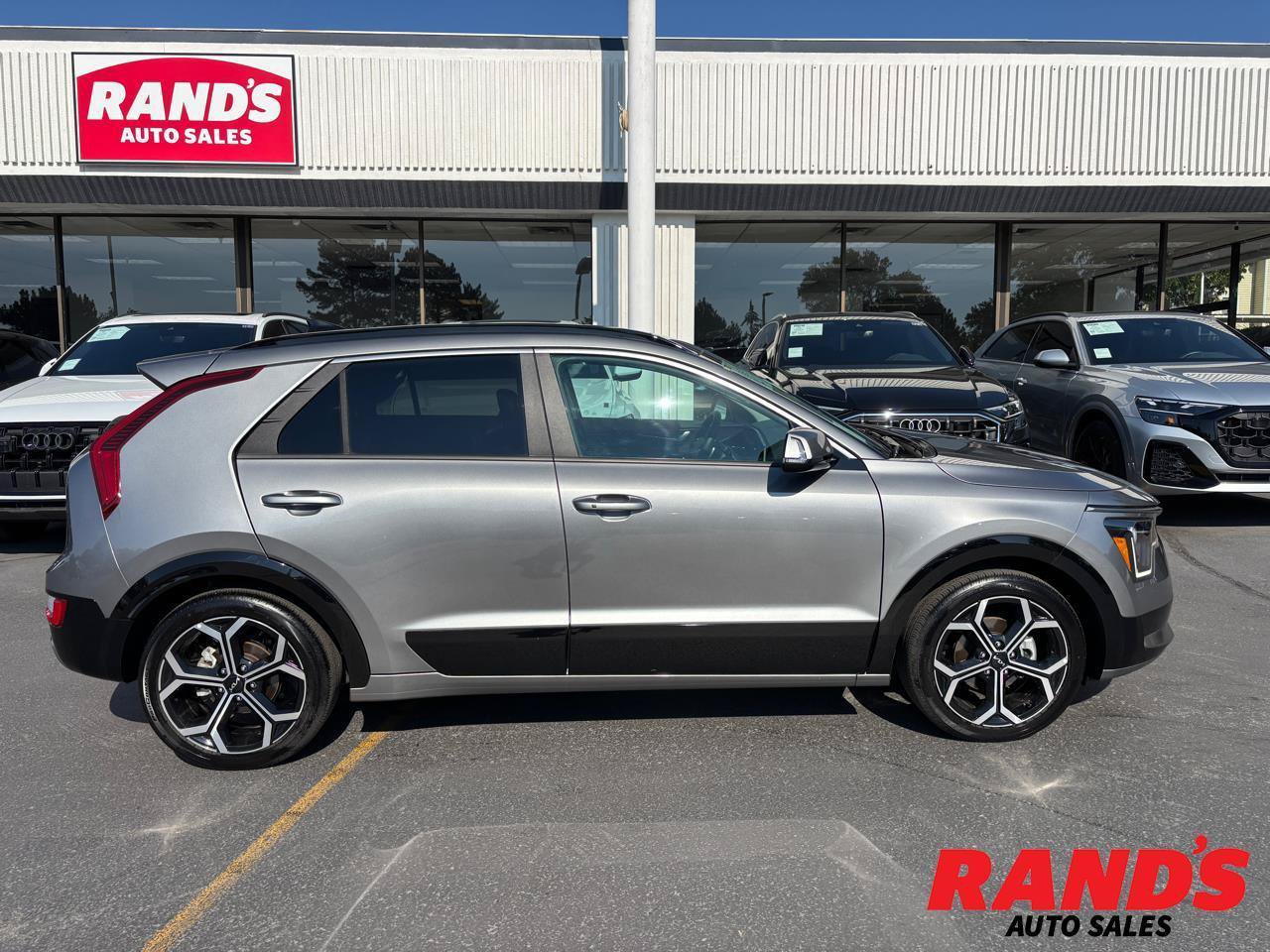 Used 2024 Kia Niro EX Touring