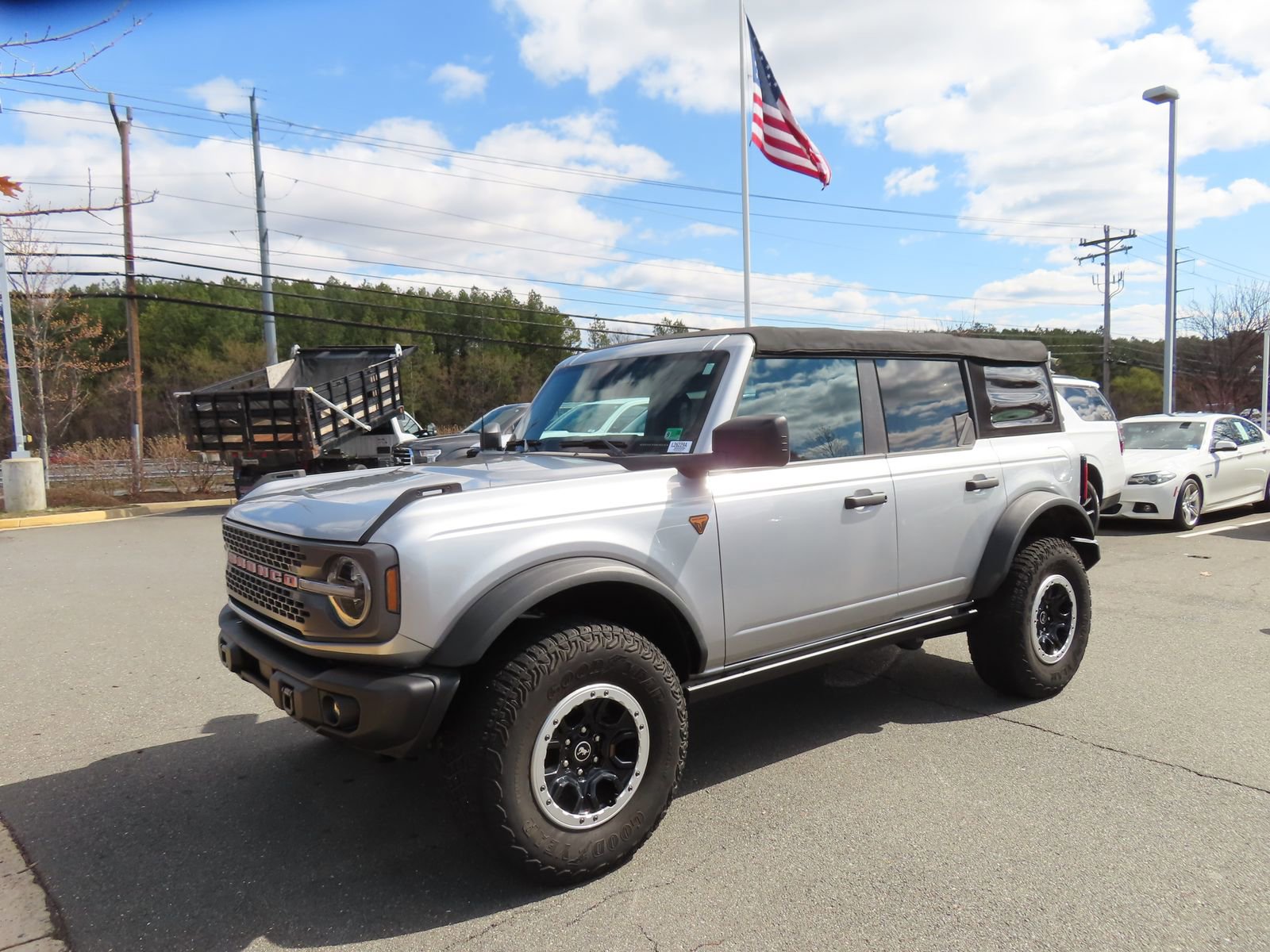 Certified 2022 Ford Bronco Badlands w/ Sasquatch Package image 3