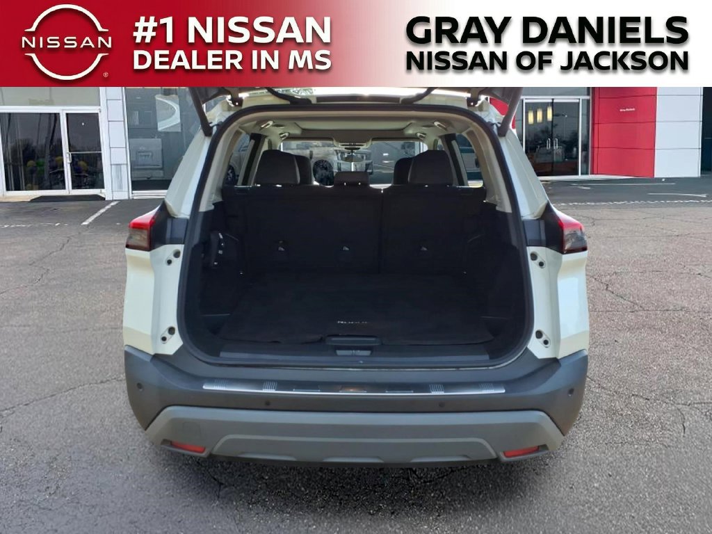 Used 2023 Nissan Rogue SV w/ SV Premium B Package FWD image 8