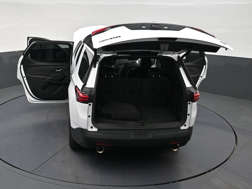 Used 2022 Chevrolet Traverse RS FWD image 32