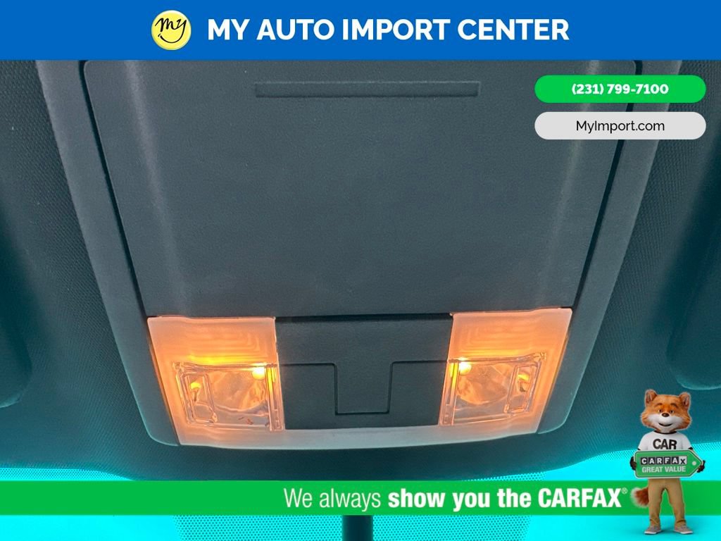 Used 2017 Ford Explorer XLT w/ Equipment Group 202A AWD/4WD image 23