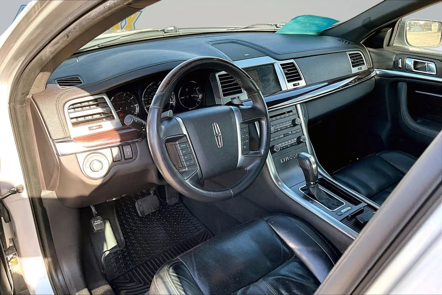 Used 2010 Lincoln MKS AWD image 8
