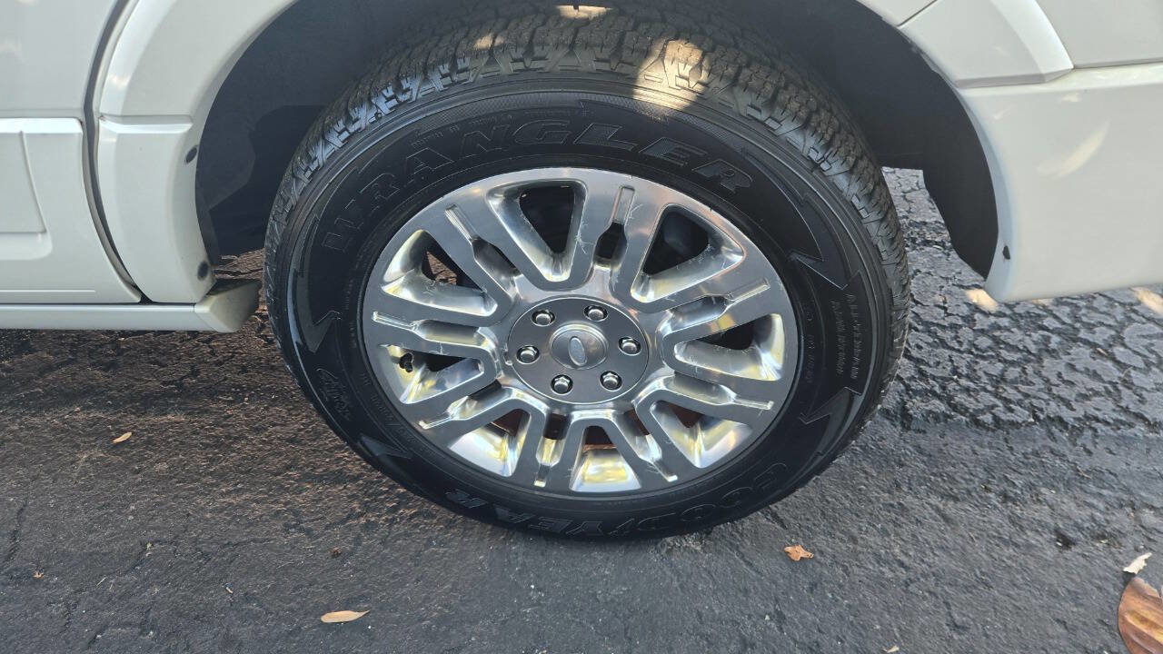 Used 2012 Ford Expedition Limited image 23