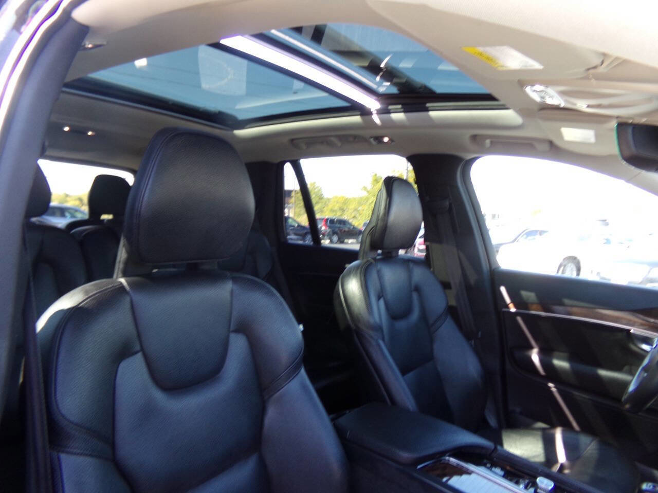 Used 2016 Volvo XC90 T6 Momentum w/ Momentum Plus Package image 32