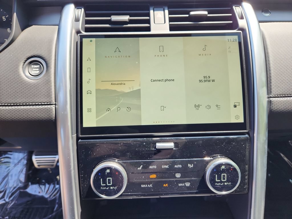 Certified 2025 Land Rover Discovery Dynamic SE AWD/4WD image 17