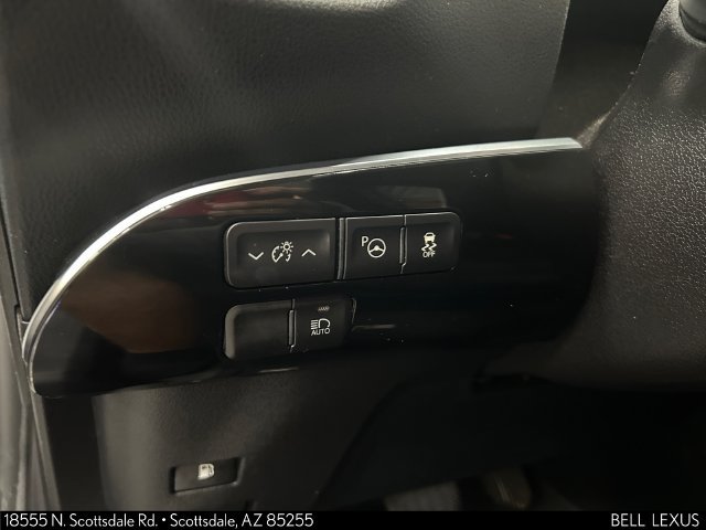 Used 2018 Toyota Prius Four Touring w/ Premium Convenience Package FWD image 23