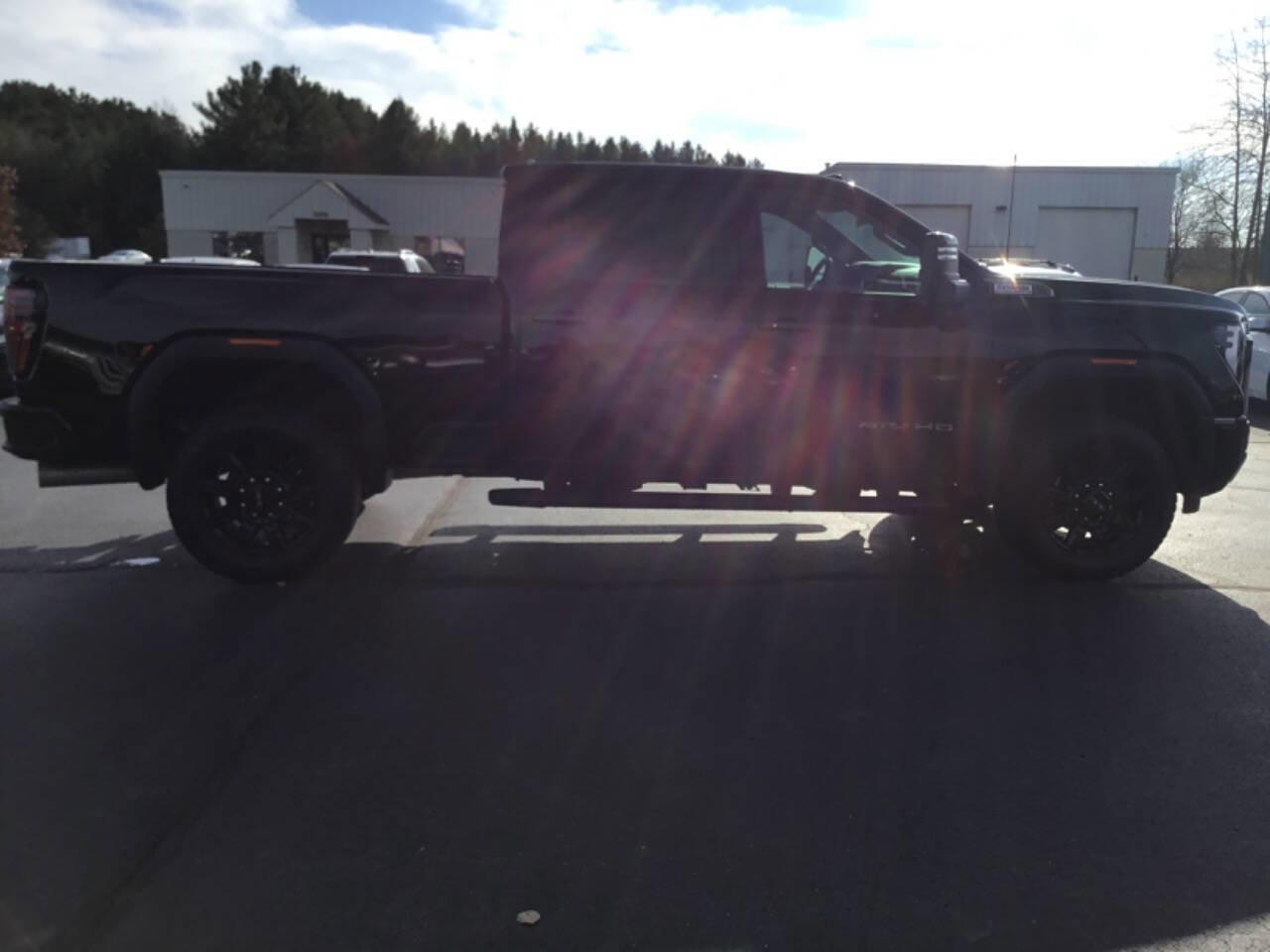 Used 2025 GMC Sierra 2500 AT4 image 6