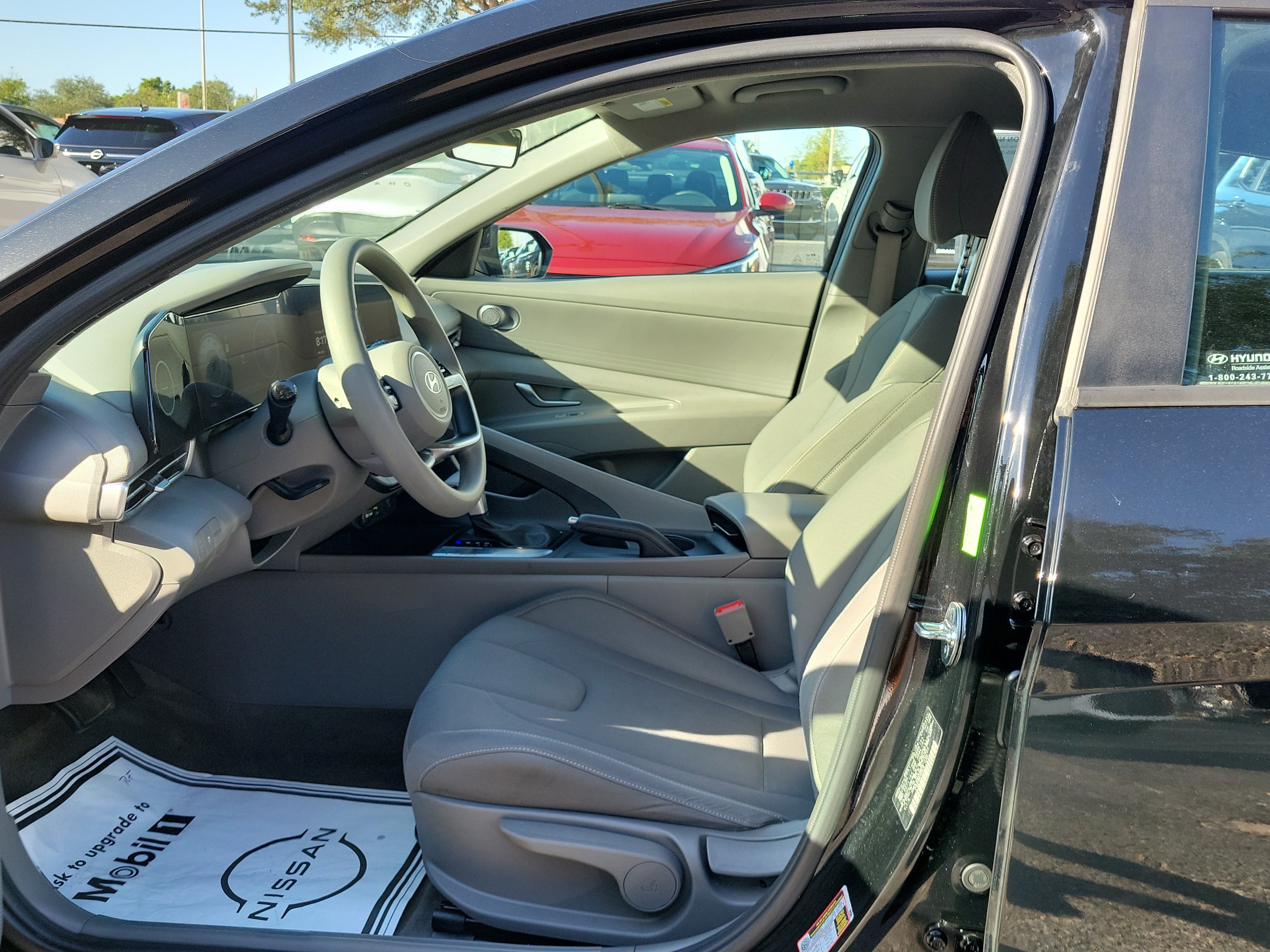 Used 2024 Hyundai Elantra SEL FWD image 17