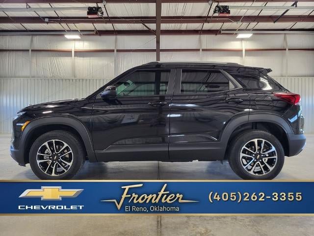 Used 2025 Chevrolet TrailBlazer LT AWD/4WD image 1