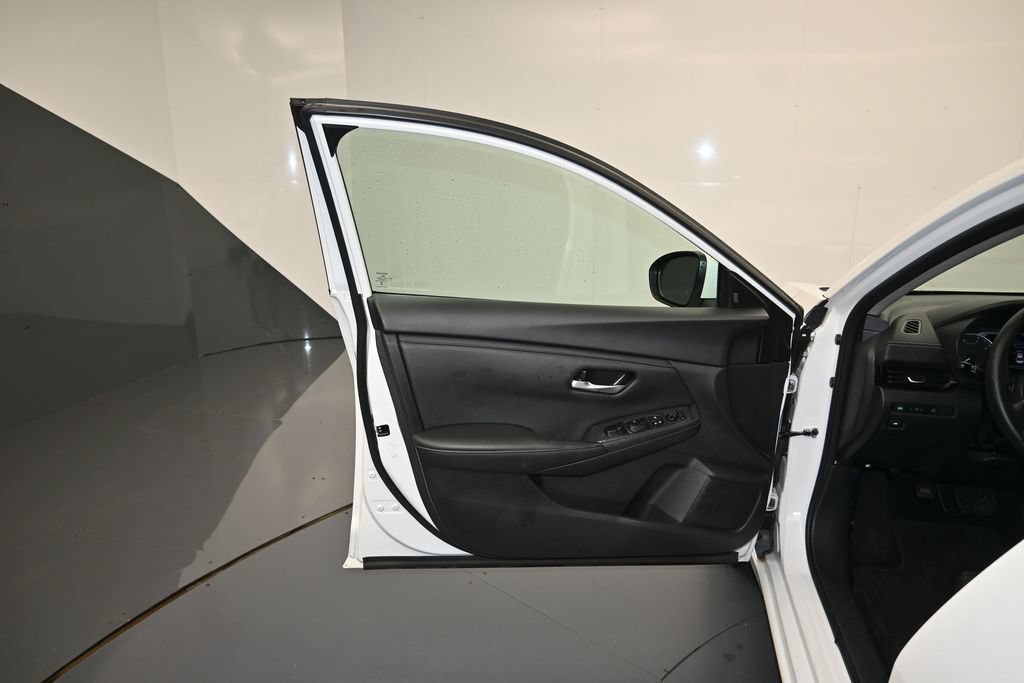 Used 2024 Nissan Sentra SV FWD image 10