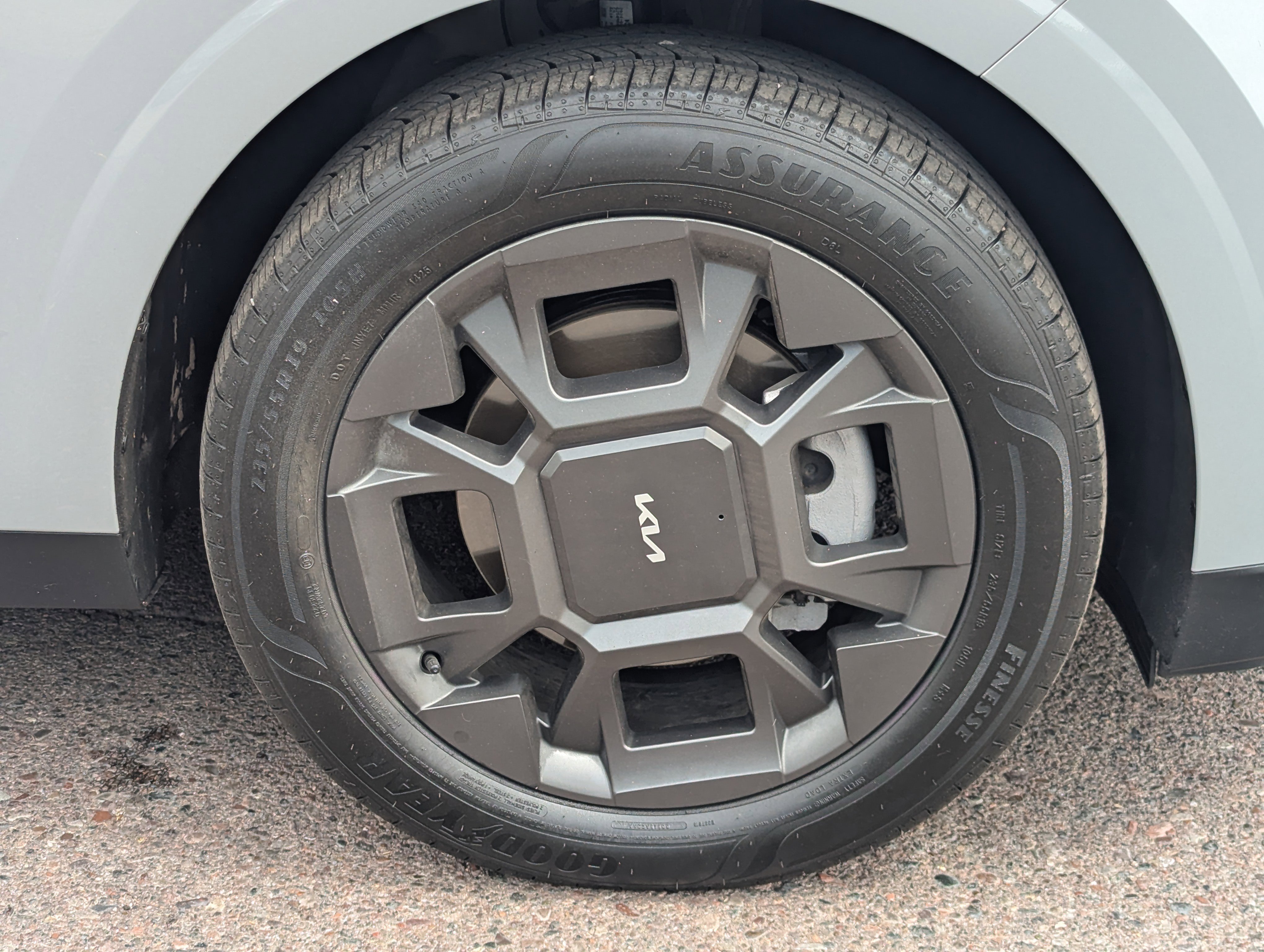 Certified 2025 Kia Carnival EX image 7