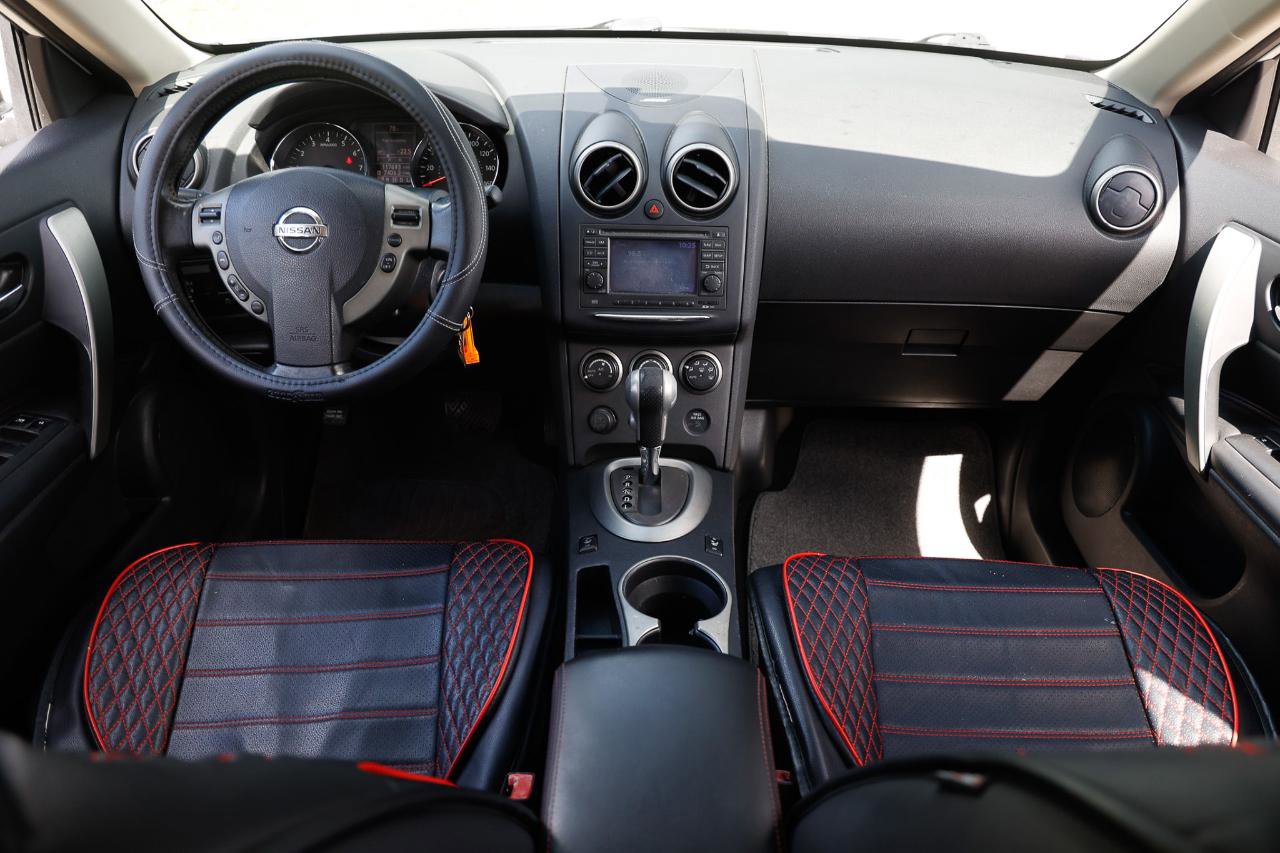 Used 2011 Nissan Rogue SV w/ SL Pkg image 2