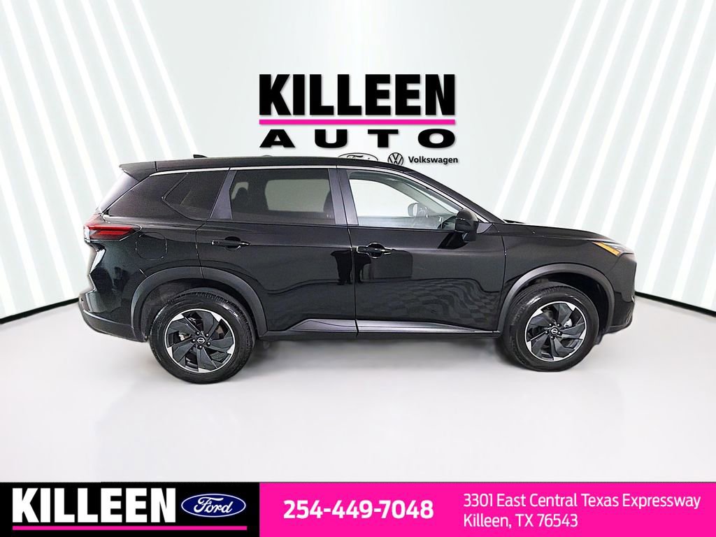 Used 2024 Nissan Rogue SV AWD/4WD image 9