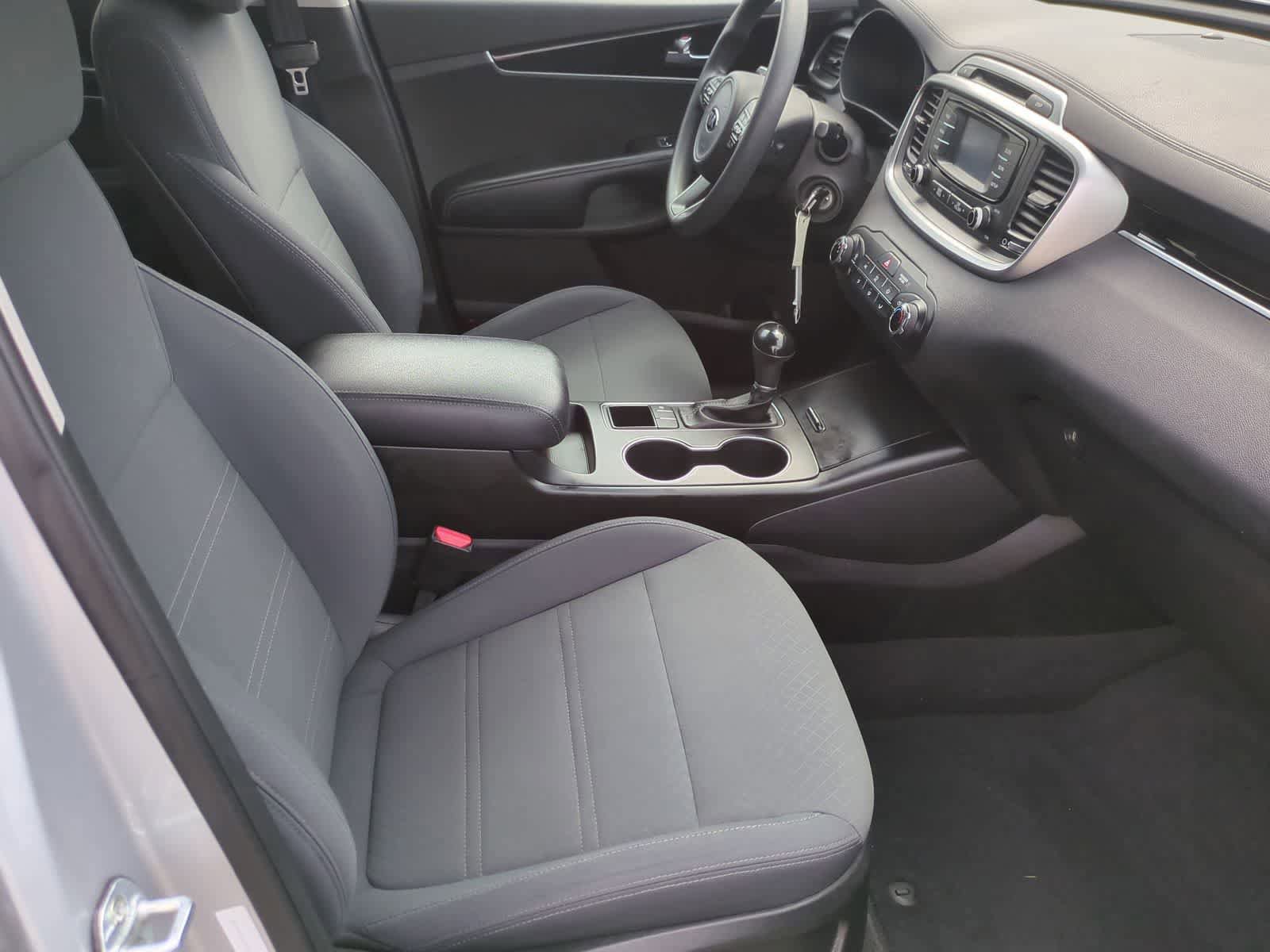 Used 2017 Kia Sorento FWD image 21