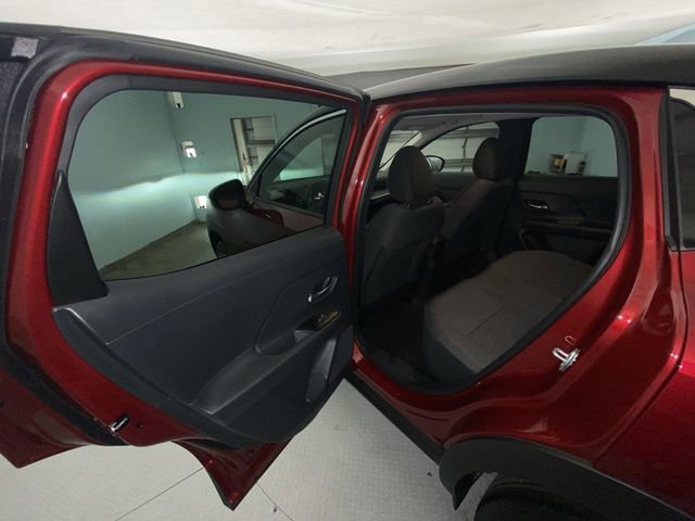 Used 2025 Nissan Kicks SV image 21