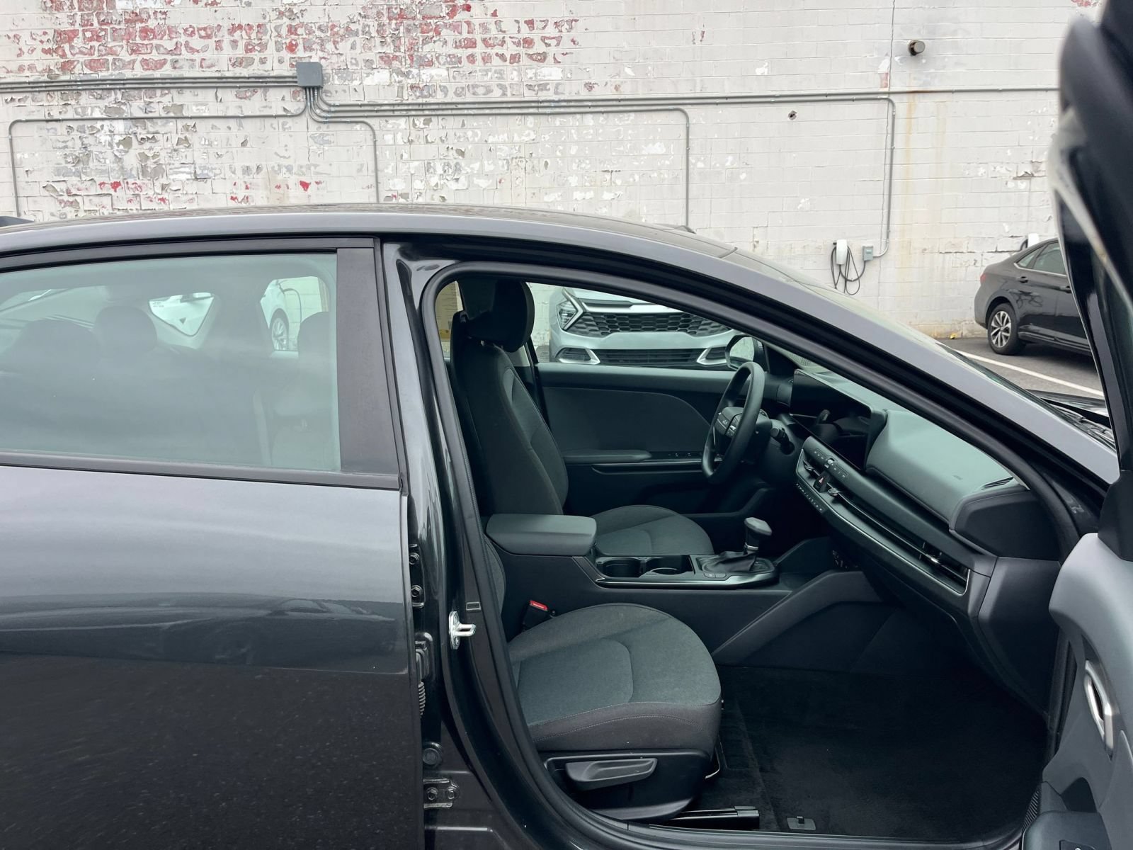Used 2025 Kia K4 FWD image 26