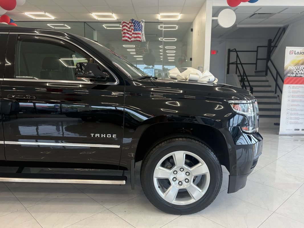 Used 2018 Chevrolet Tahoe LT w/ LT Signature Package AWD/4WD image 9