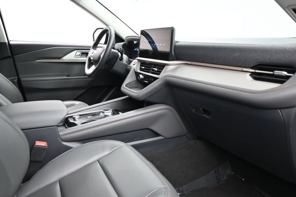New 2025 Ford Explorer Active w/ Active Comfort Package AWD/4WD image 14