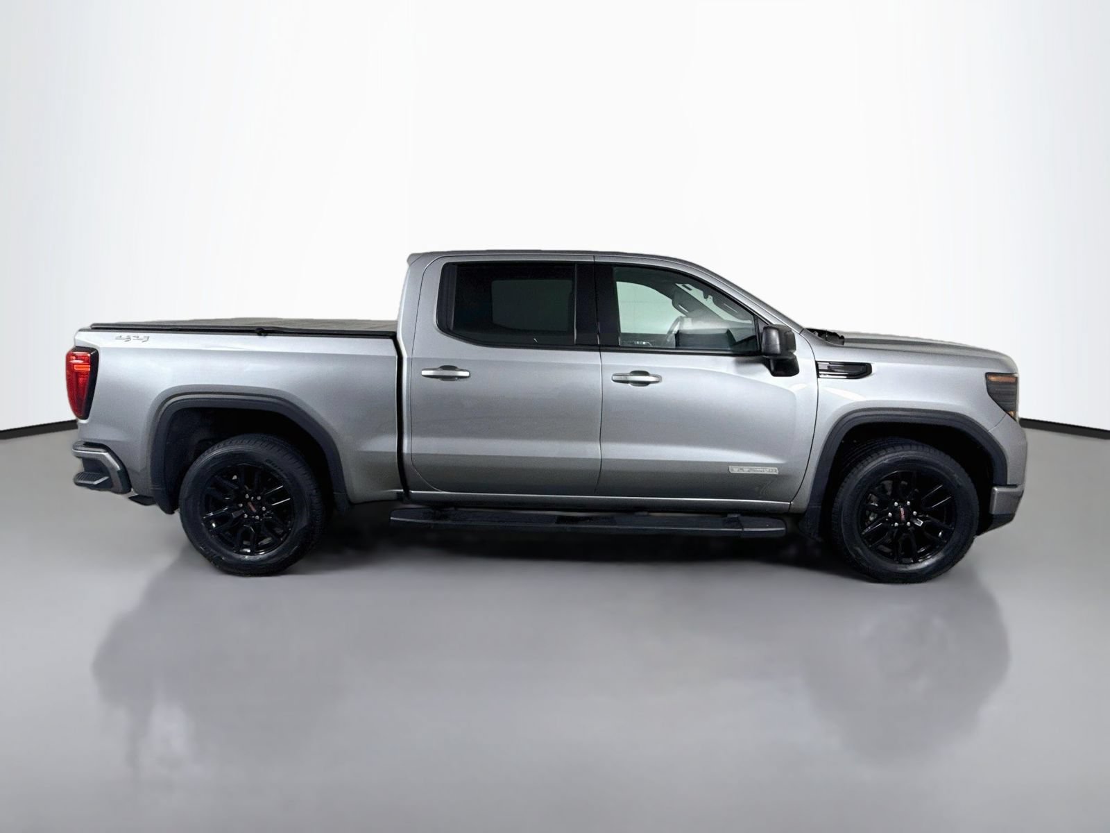 Used 2024 GMC Sierra 1500 Elevation w/ LPO, Elevation Black Package AWD/4WD image 8