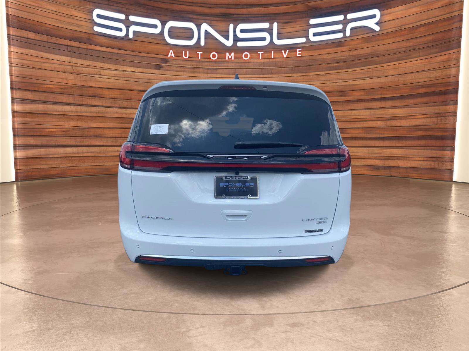 New 2027 Chrysler Pacifica Limited w/ Trailer Tow Group AWD/4WD image 5
