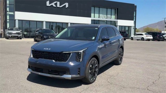 Used 2025 Kia Sorento SX image 3