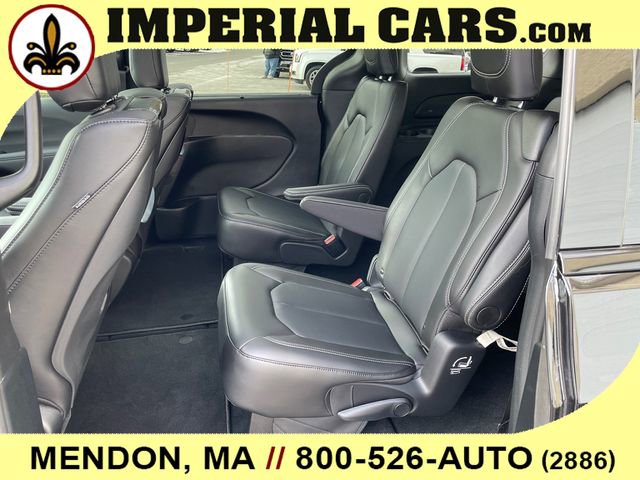 New 2026 Chrysler Pacifica Select image 18
