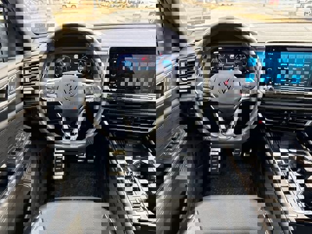 Used 2025 Volkswagen Atlas Cross Sport SEL Premium R-Line image 13