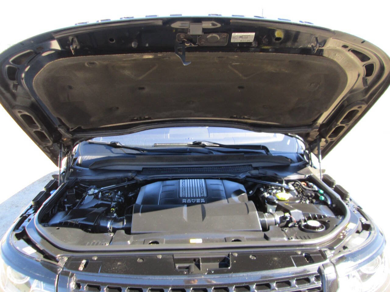 Used 2014 Land Rover Range Rover Supercharged image 20