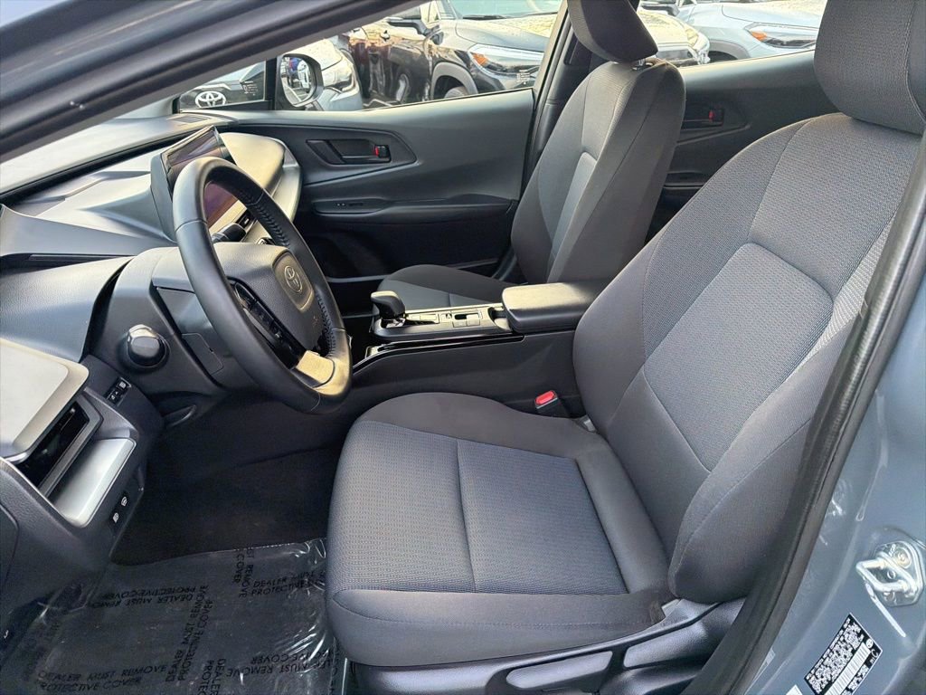 Used 2024 Toyota Prius LE AWD/4WD image 18